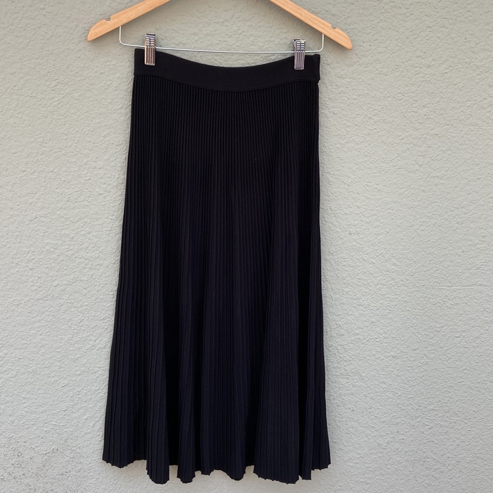 Weekend/ Max Mara XS black knit midi skirt
